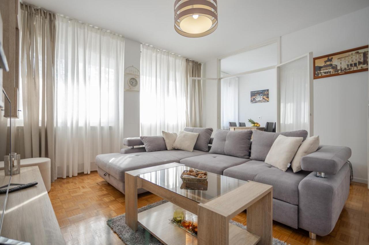 Apartment Sara Belgrado Buitenkant foto